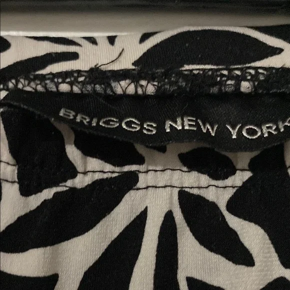 Elegant Black and White Floral Skirt - Picture 3 of 3